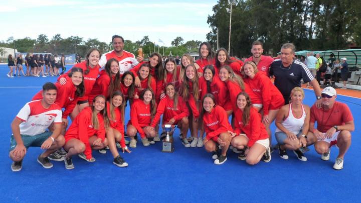 Las chicas del Club Atlético Provincialo se consagraron campeonas del certamen.