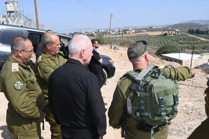 El ministro de Defensa, Yoav Gallant, en una base militar (Europa Press).