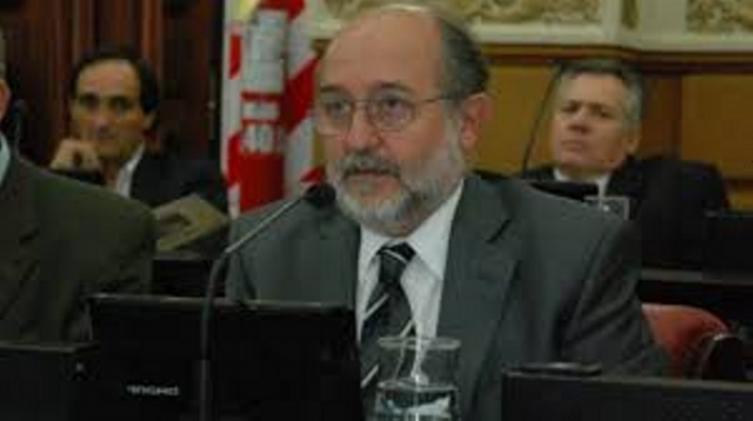 Aurelio García Elorrio, el legislador autor de la iniciativa.