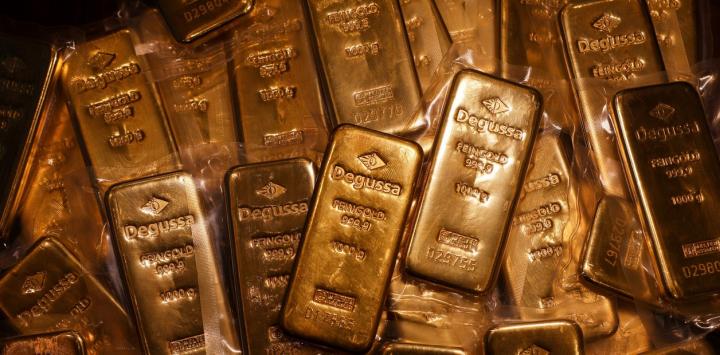 El gobierno mandó al exterior lingotes de oro de las reservas 