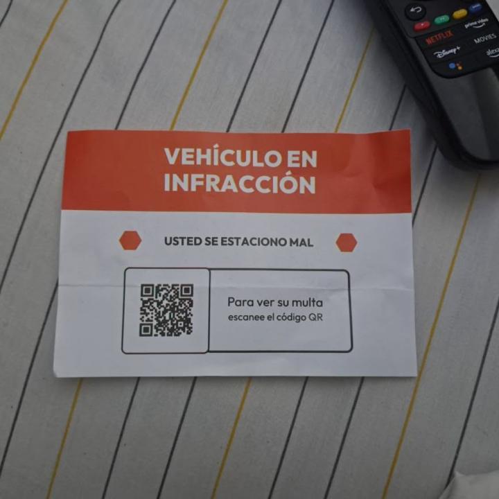 Advierten por fraudulentos códigos QR con falsas multas