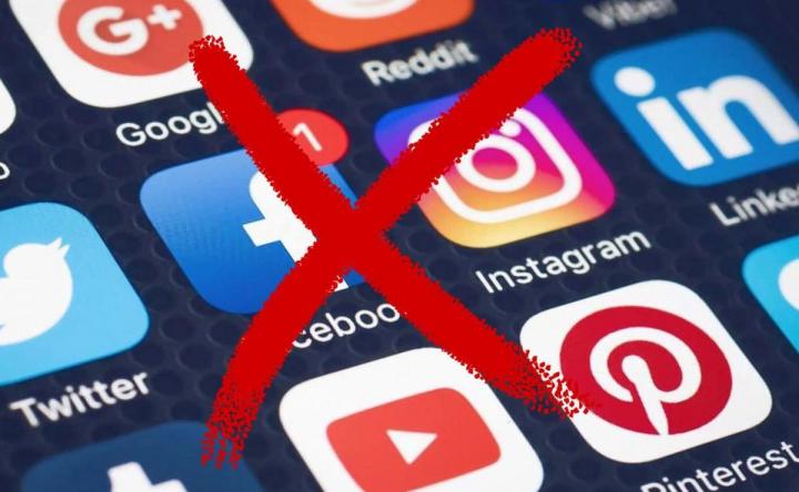 Le bloquean las redes sociales por incumplir la cuota alimentaria