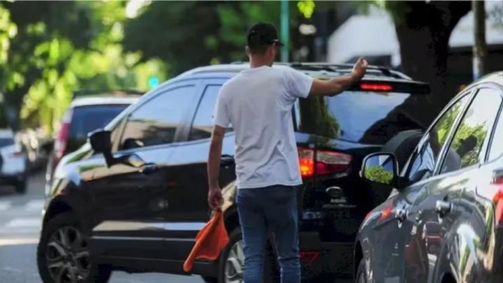 Santo Tomé: prohibieron a los cuidacoches y limpiavidrios