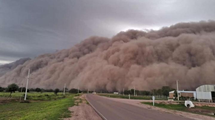 Apocalíptica tormenta de tierra en Santiago del Estero