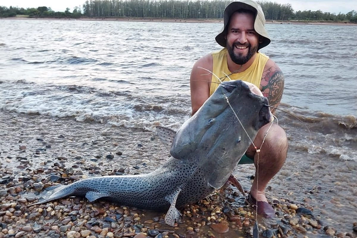 Pescó un surubí de 40 kilos