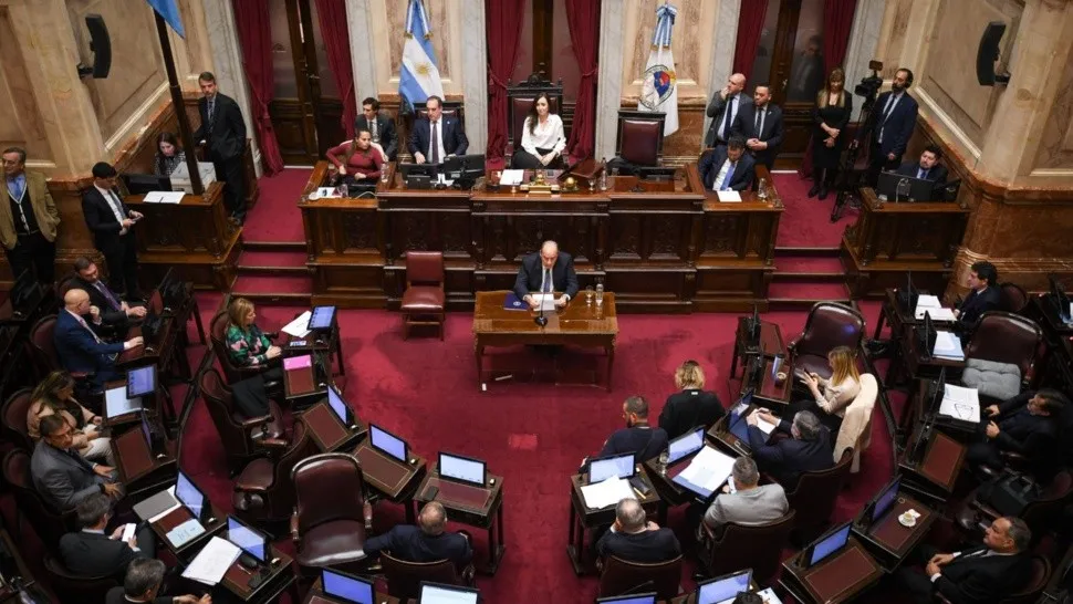 Jubilados: aprobaron aumento del 7,2% y un bono de $110.000