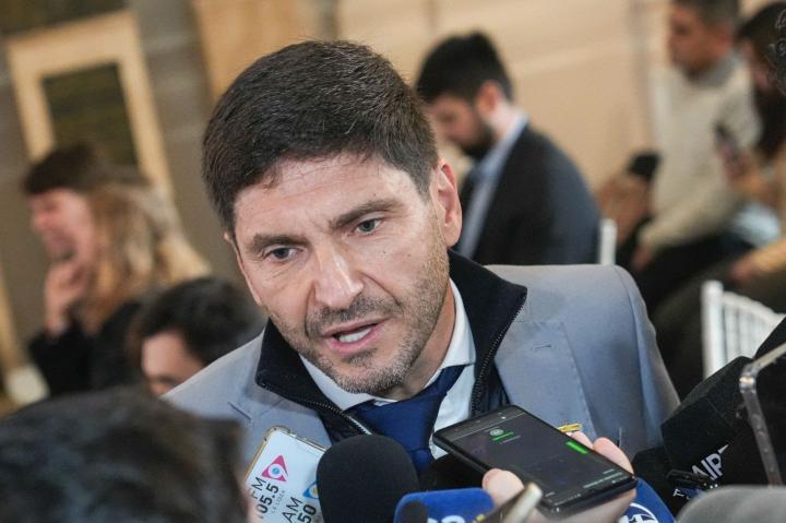 Pullaro llamó a redactar “la Constitución más moderna de Argentina”