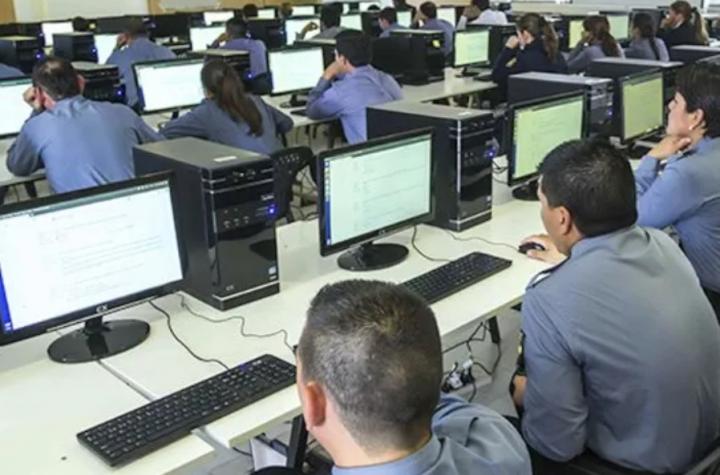 Concurso de ascenso policial: atraparon a un agente haciendo trampa