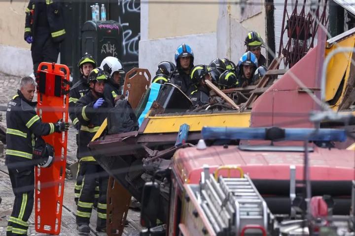 Cayó un funicular en Portugal: 15 muertos y 20 heridos