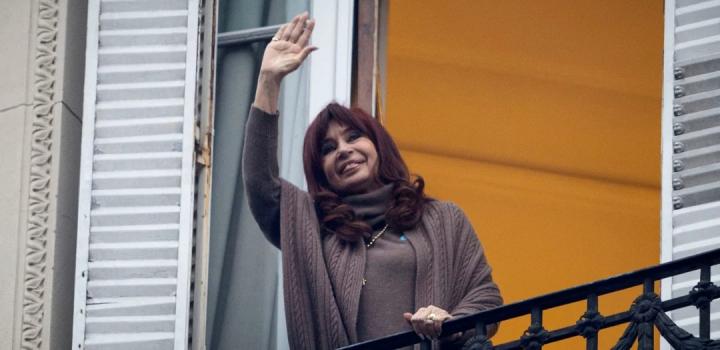 Cristina a Milei: “Salí de la burbuja, hermano”