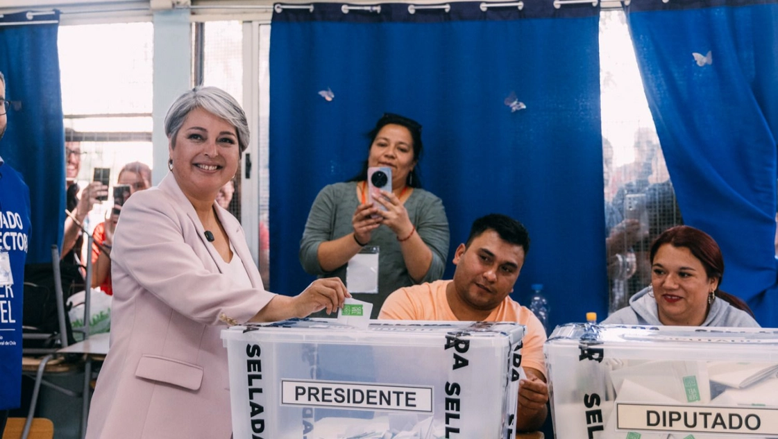 Chile: ganó Jara pero no le alcanzó y habrá balotaje