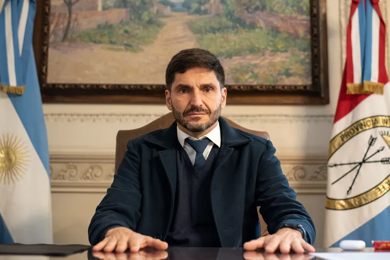 Pullaro a los santafesinos: “Que sean muy felices y que Dios los bendiga”