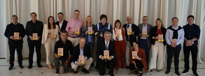 Milei le aumentó el sueldo a sus funcionarios