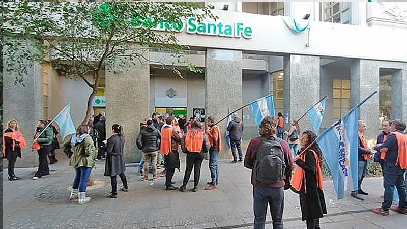 Despiden a empleados del  Nuevo Banco de Santa Fe