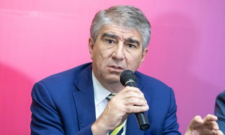 Agredieron y amenazaron al ministro de Gobierno 