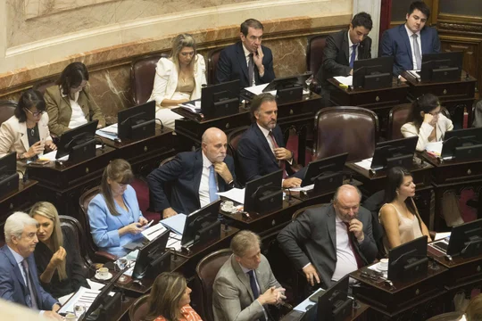 Los senadores pasan a cobrar más de 11 millones de pesos