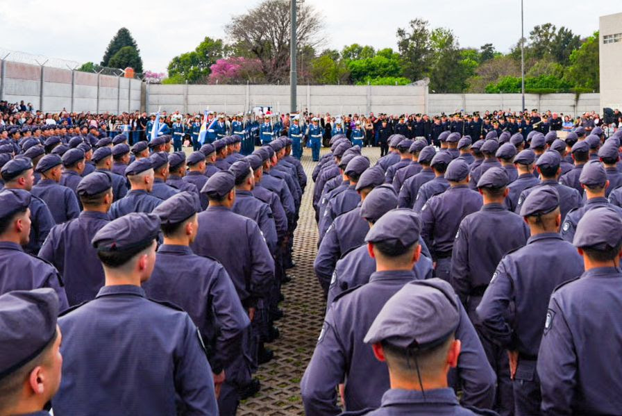 Incorporan 453 agentes de alto perfil para cárceles de Santa Fe