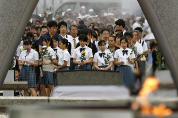 Colegiales participan en los actos conmemorativos en Japón.