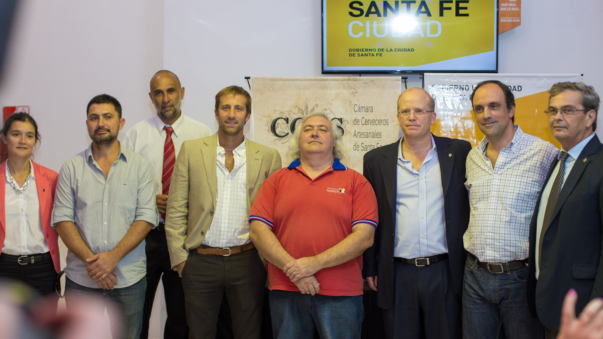 Autoridades, industriales y productores.