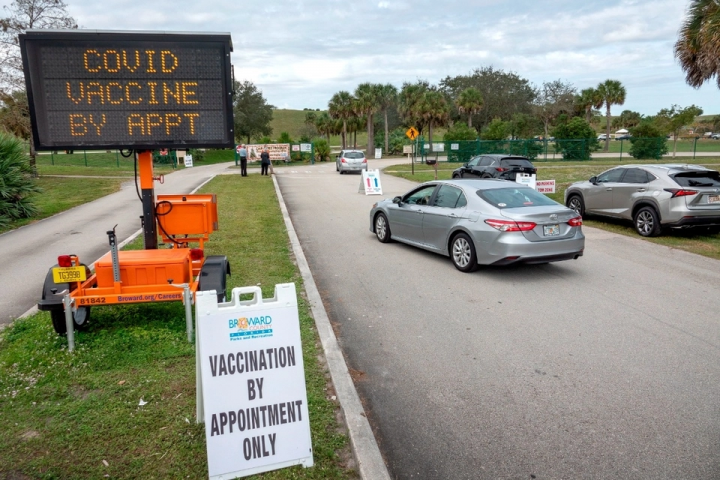 La vacunación en Florida no exige ser residente. 