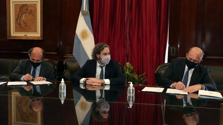La rúbrica entre el gobernador y el presidente del Banco Nación tuvo lugar en Buenos Aires.