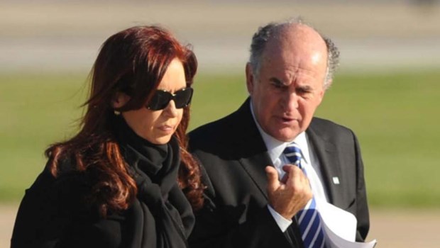 CFK y el senador Oscar Parrilli sobreseídos por la Justicia.