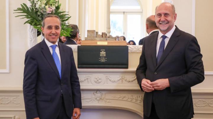 Perotti recibió al embajador de Marruecos en Argentina, Fares Yassir.