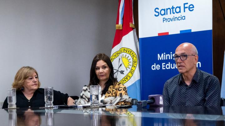 El ministro de Educación, Víctor Debloc, dijo que las ventajas del nuevo sistema son “la agilización, la transparencia y la seguridad 