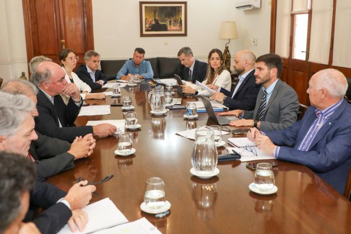 Durante la reunión con la Federación de Industriales de Santa Fe (Fisfe).