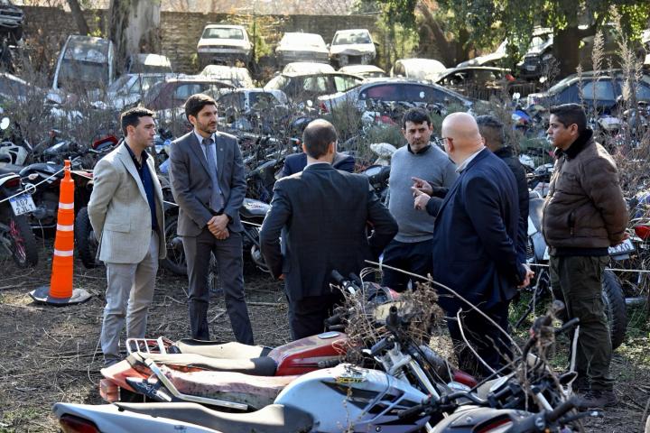 El goberndor supervisó los trabajos de compactación que se realizan en Rosario.