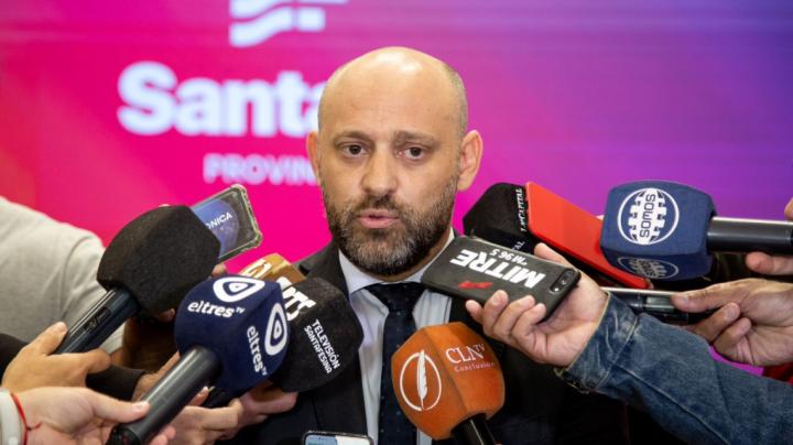 El ministro de Desarrollo Productivo, Gustavo Puccini, dio detalles de las nuevas condiciones para la contratación de personal en la empresa santafesina.