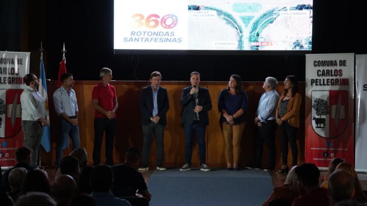 El ministro de Obras Públicas, Lisandro Enrico, participó del acto de apertura de las ofertas de la licitación pública..