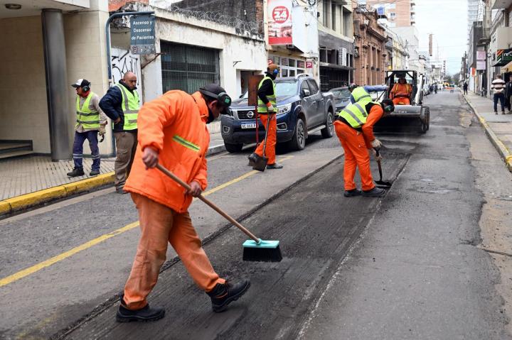 Cuarto plan de bacheo en la capital.