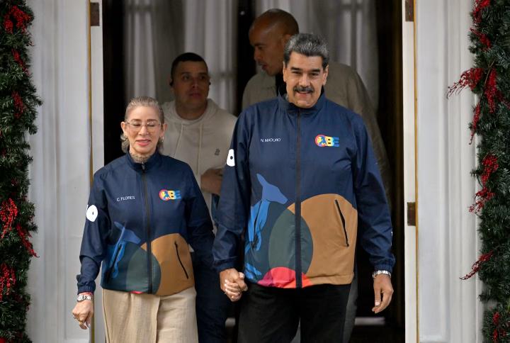 Nicolás Maduro y su esposa. “Sigo siento el presidente de Venezuela”.
