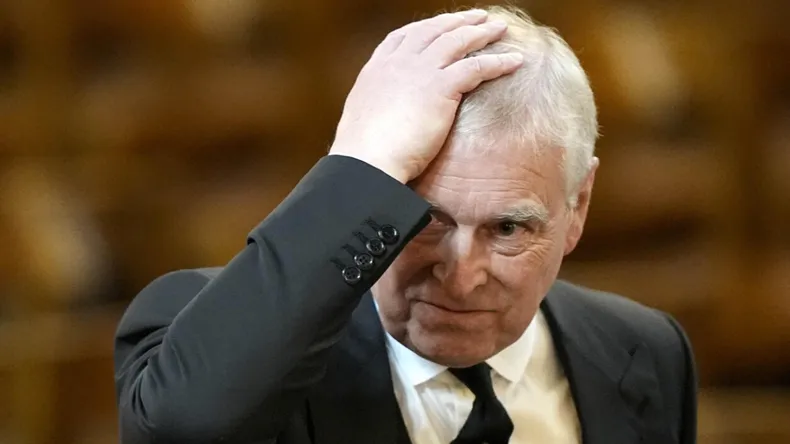 Andrew Mountbatten-Windsor perdió sus títulos y privilegios por los vínculos que mantuvo con Jeffrey Epstein.