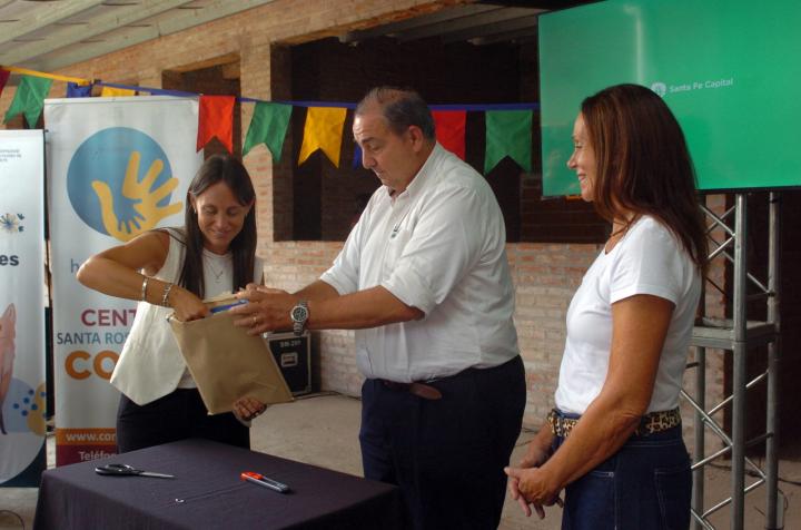 El intendente abrió los sobres de la licitación pública.