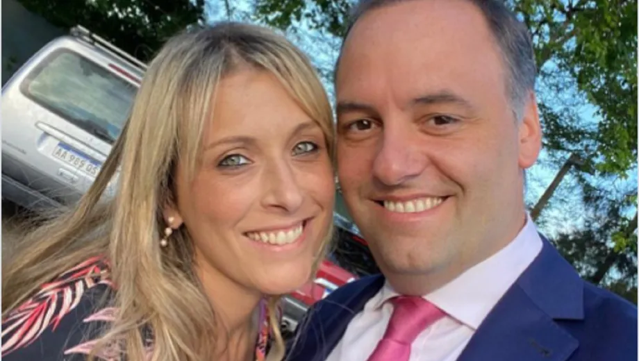 “Mi mujer estaba en el avión presidencial”, confirmó Adorni.