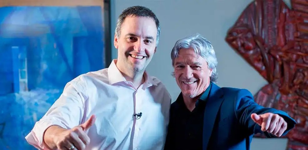 Manuel Adorni y su amigo periodista Marcelo Grandío.