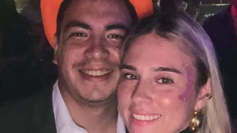 Mariano Robles, de 28 años, y Solana Albornoz, de 32 quedaron atrapados dentro de su auto y fallecieron.