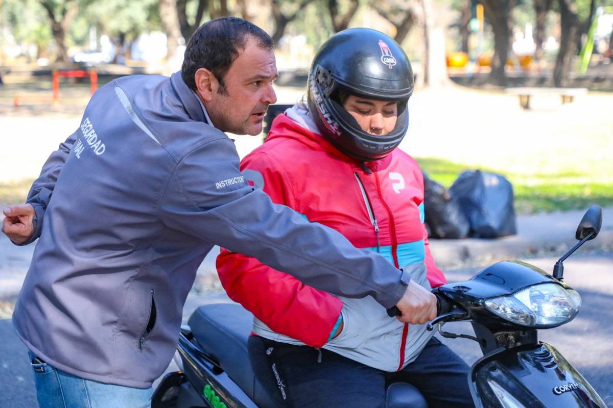 Licencias de motos: el examen práctico será más estricto y exigirá tres maniobras obligatorias