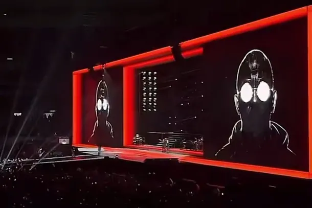 El pogo más grande del pop: Lali cerró su show cantando Jijiji 