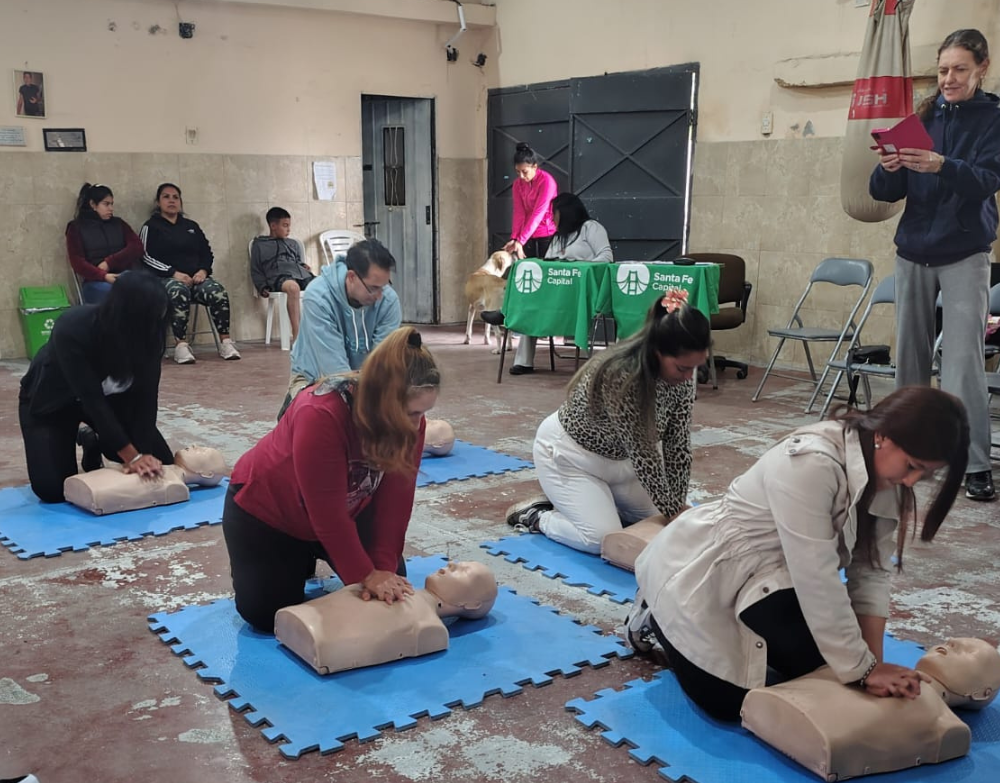 RCP y Primeros Auxilios: capacitaron a 400 vecinos de Santa Fe