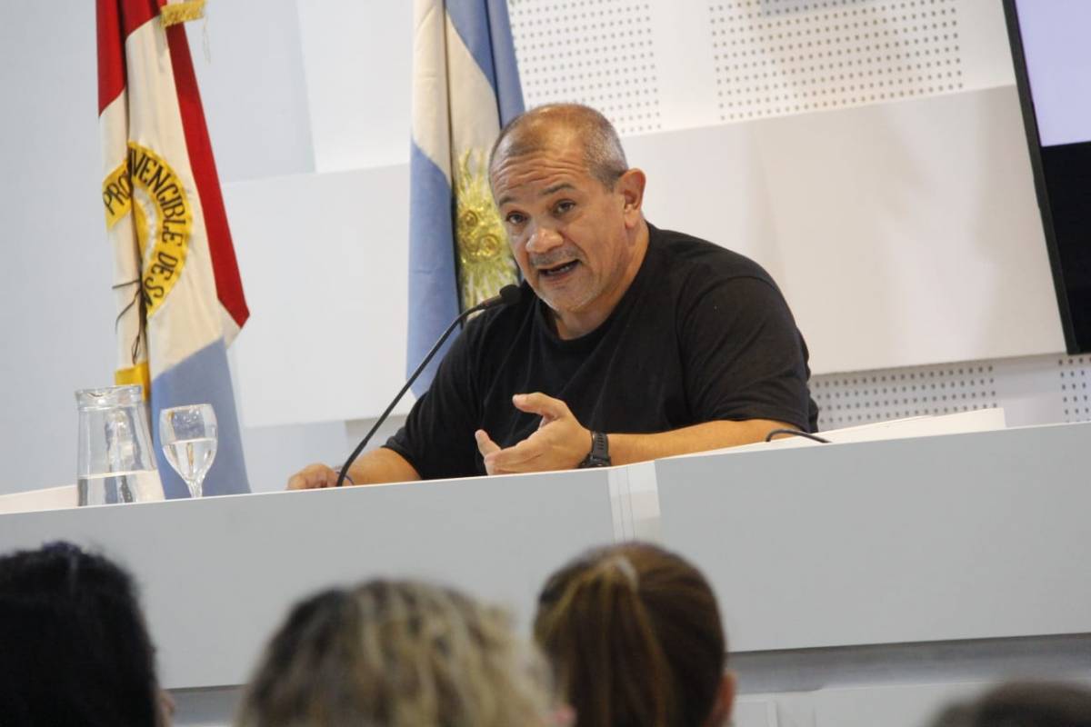 Sadop acusó a Pullaro de ajustar los salarios de los maestros