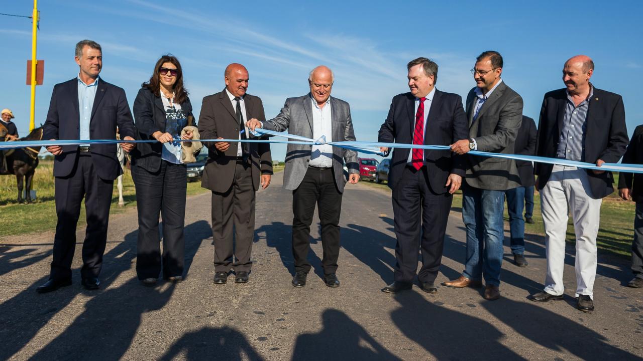 Lifschitz inaugurando el acceso a la localidad.