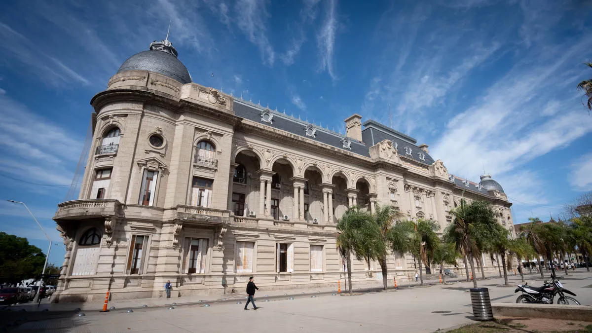 Ya piensan en las elecciones: Milei envió $ 400 mil millones a Santa Fe
