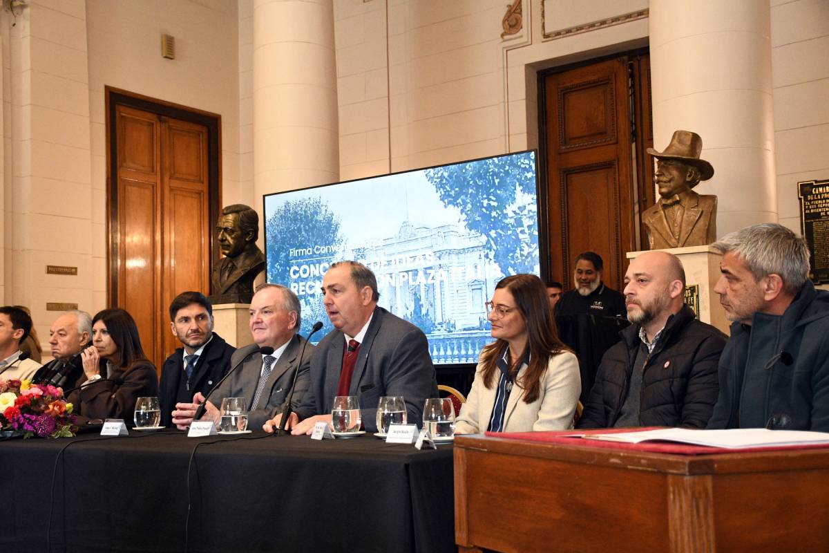 Poletti habló durante el acto.