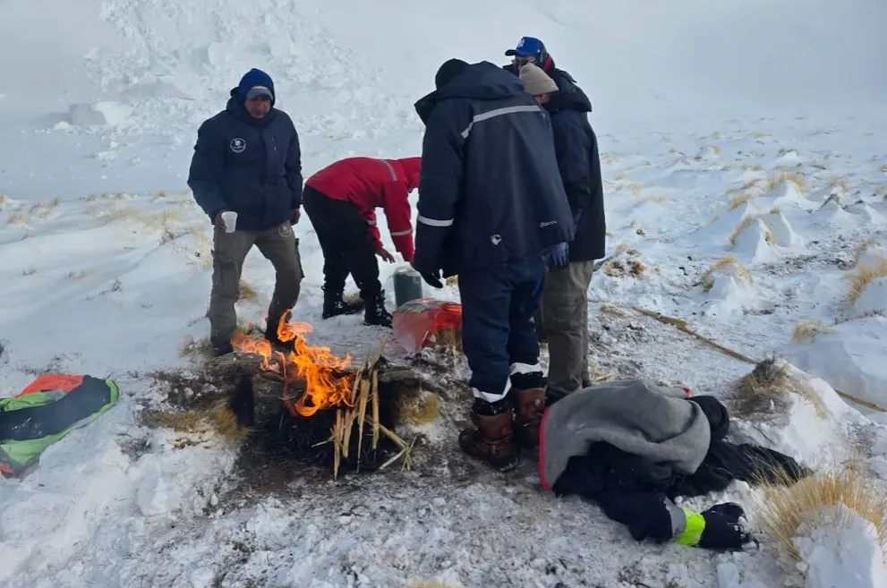 Rescatan con vida a los cuatro mineros desaparecidos en Catamarca