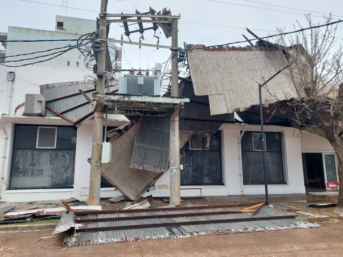 Temporal en Santa Fe: voladuras de techos en casas y escuela
