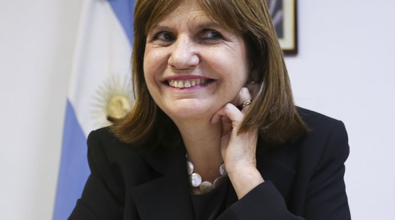 Patricia Bullrich ahora canta las canciones de Lali